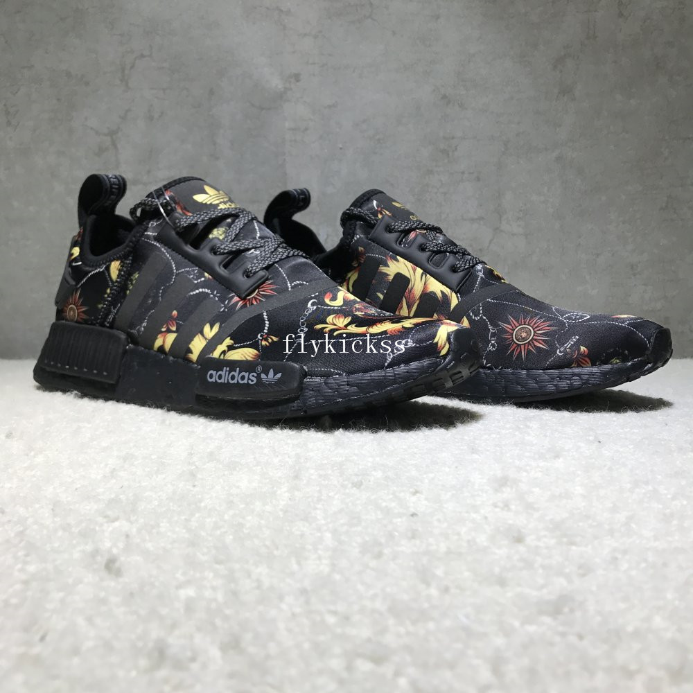 Real Boost Versace x Adidas NMD Custom R1